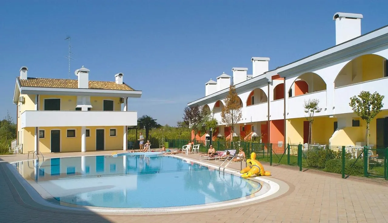 Amazing Apartment With Terrace For 5 Guests Bibione Italy