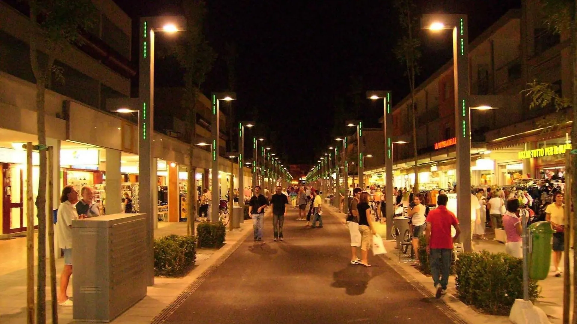 Amazing Apartment With Terrace For 5 Guests Bibione Italy