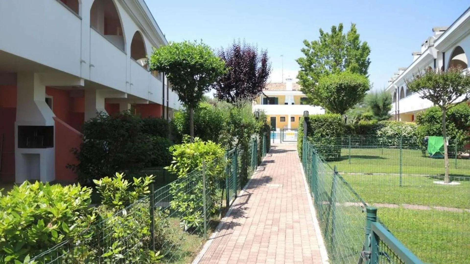 Amazing Apartment With Terrace For 5 Guests Bibione 0*,