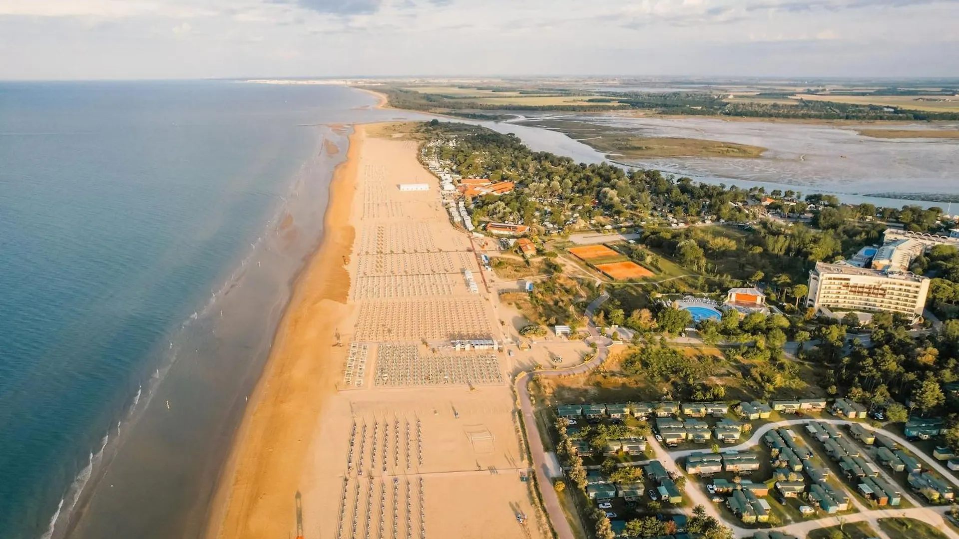 Amazing Apartment With Terrace For 5 Guests Bibione